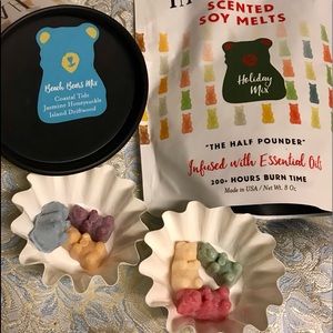 2 HappyWax soy melts mixes in Flippins liners